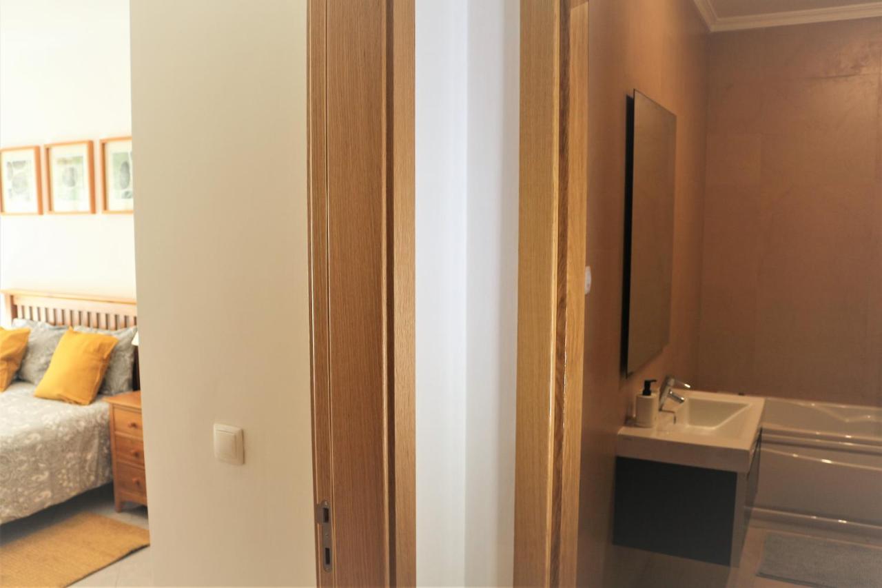 Lovely Apartment In Carvoeiro By The Beach Екстериор снимка