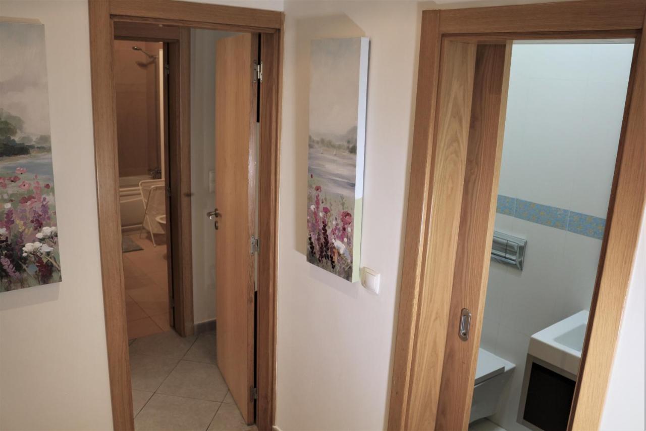 Lovely Apartment In Carvoeiro By The Beach Екстериор снимка