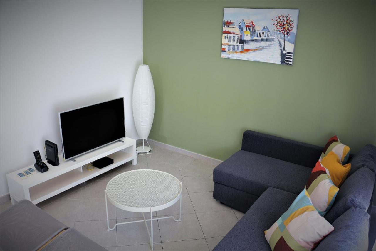 Lovely Apartment In Carvoeiro By The Beach Екстериор снимка
