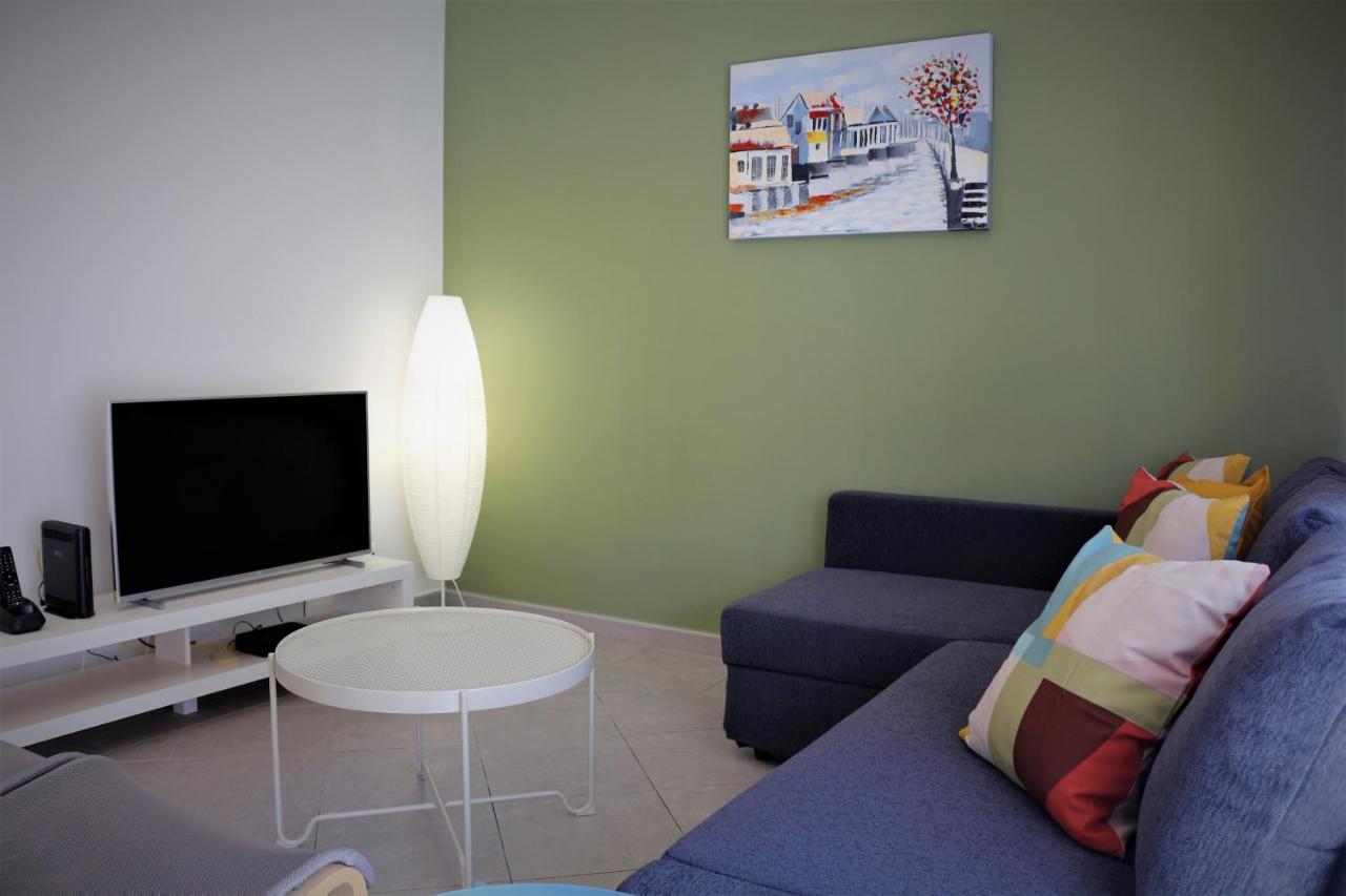 Lovely Apartment In Carvoeiro By The Beach Екстериор снимка