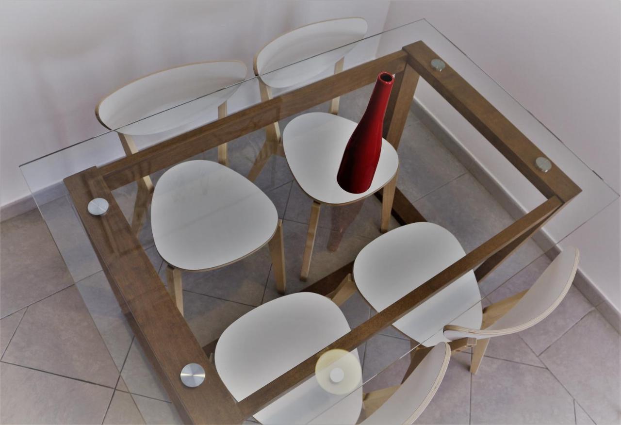 Lovely Apartment In Carvoeiro By The Beach Екстериор снимка