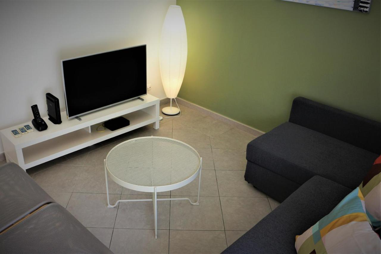 Lovely Apartment In Carvoeiro By The Beach Екстериор снимка