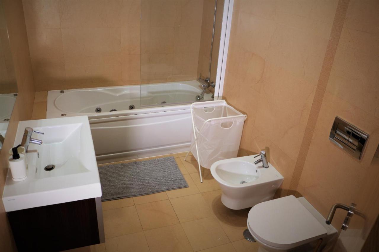 Lovely Apartment In Carvoeiro By The Beach Екстериор снимка