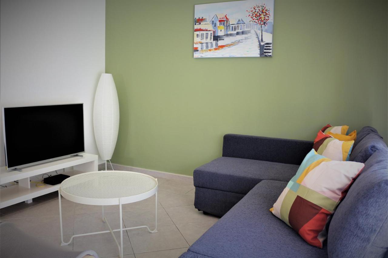 Lovely Apartment In Carvoeiro By The Beach Екстериор снимка