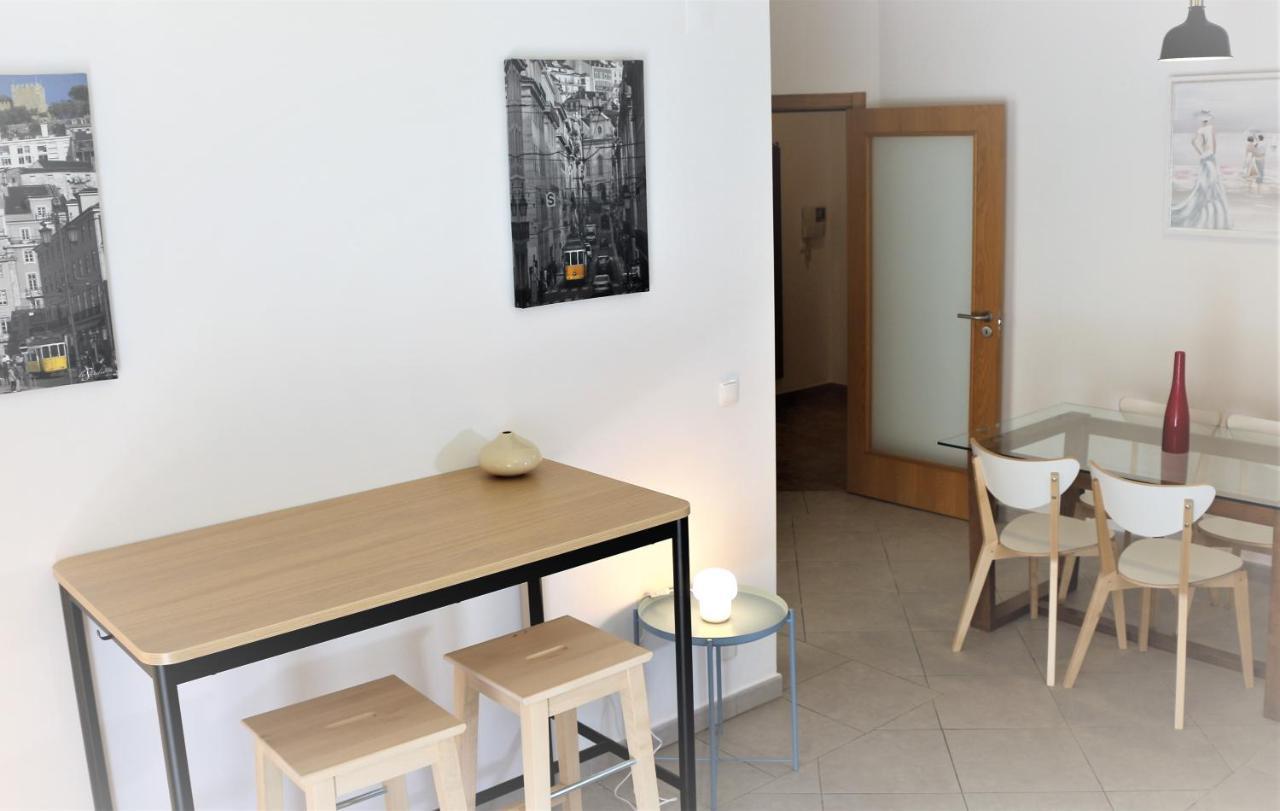 Lovely Apartment In Carvoeiro By The Beach Екстериор снимка
